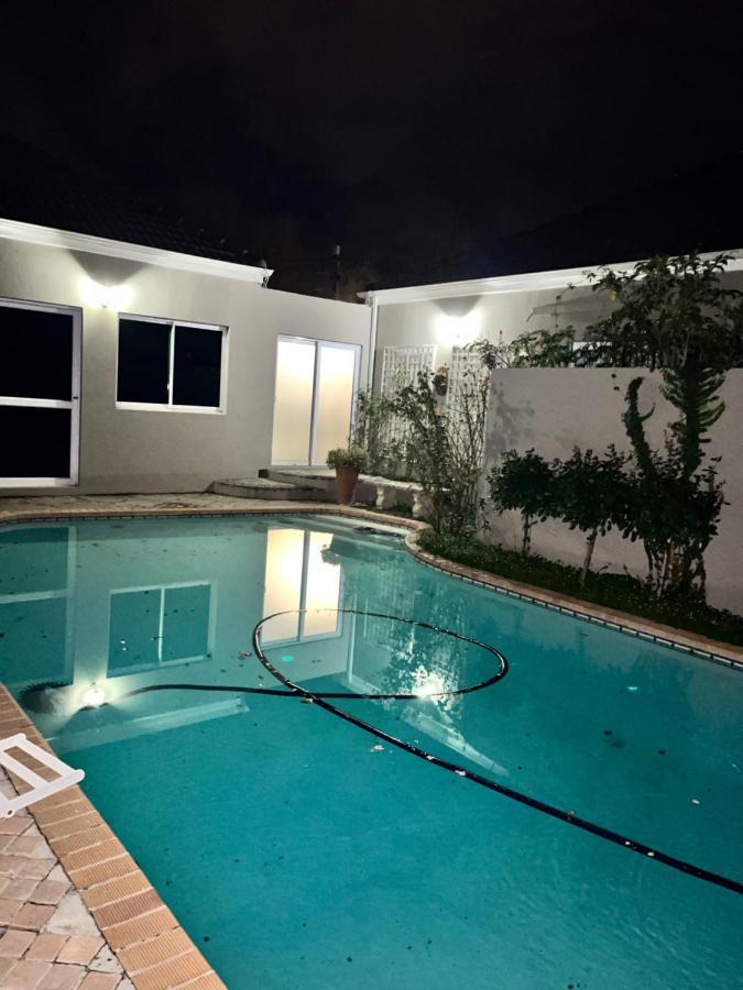 Somerset West Garden Apartments 1 外观 照片